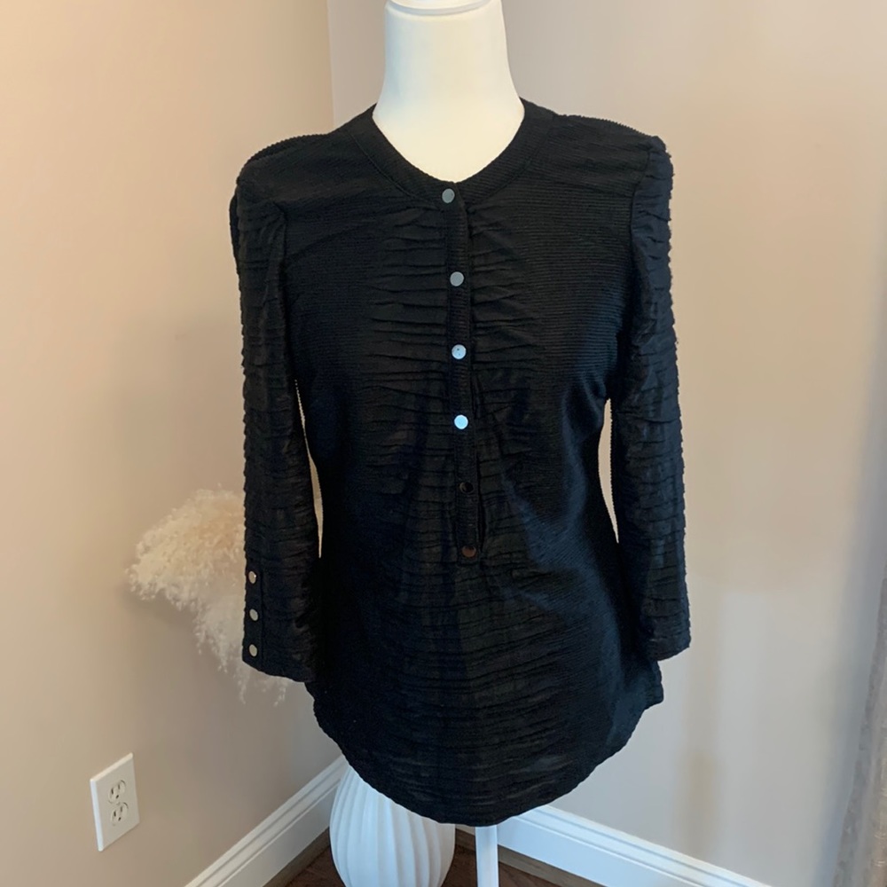 Cache women top